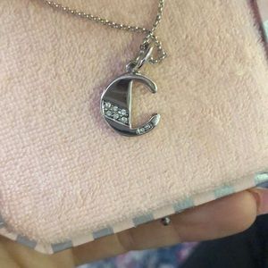 Juicy Couture C necklace (never been worn)